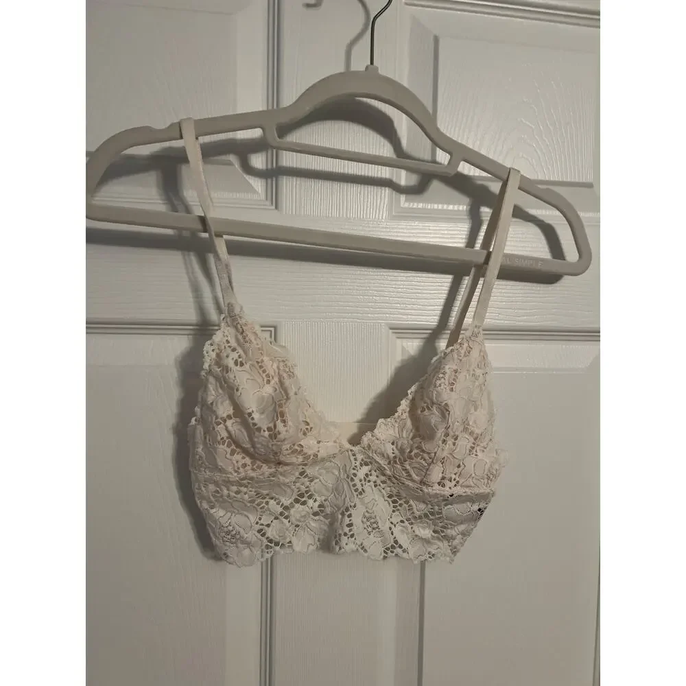 Victoria’s Secret “Very Sexy” White Bralette – Size Small